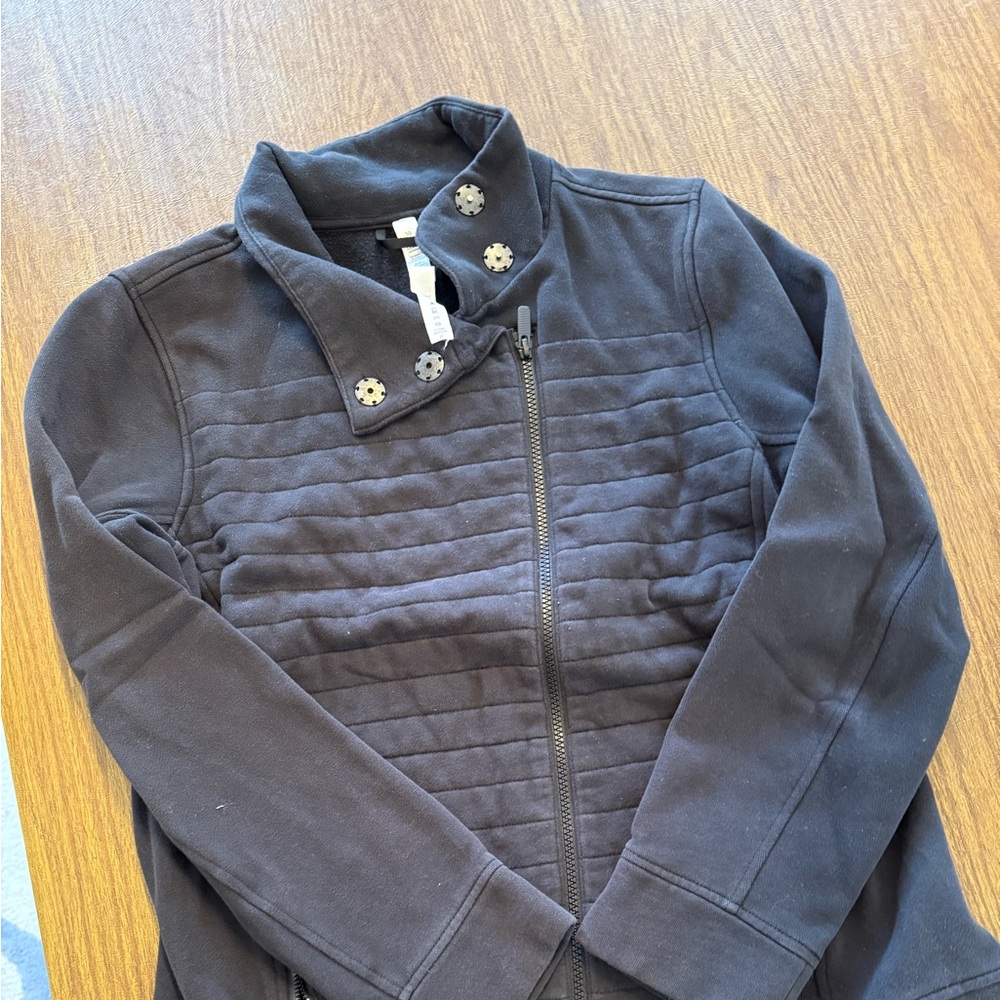 Black Lululemon jacket